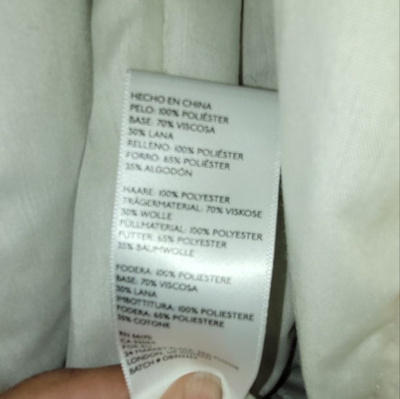 Urban Outfitters Silence + Noise Ivory Faux Fur Fuzzy Cocoon Coat Size XS - Picture 13 of 15